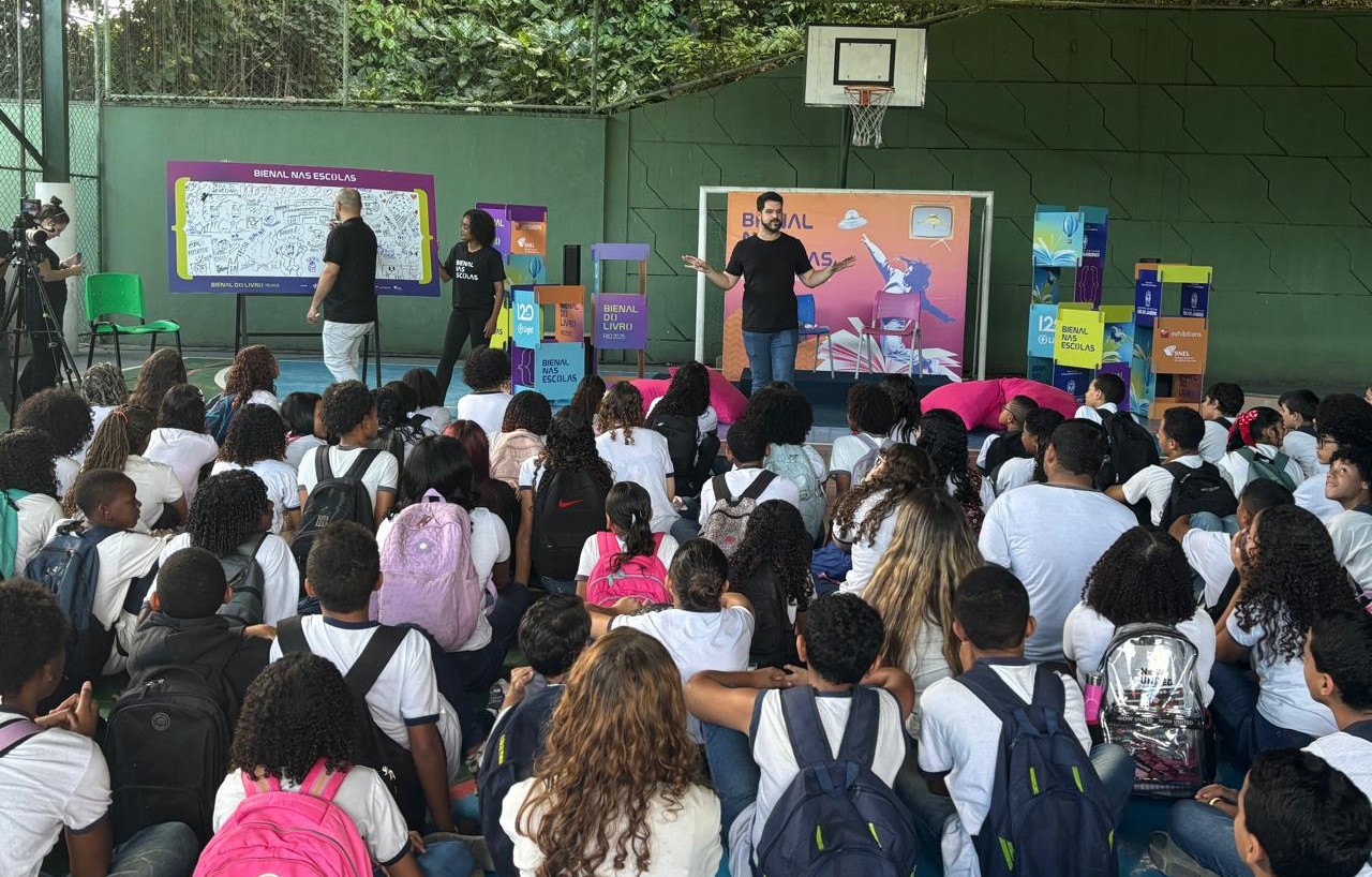 Projeto leva autores da Bienal do Livro para conversar sobre literatura em escolas do Grande Rio