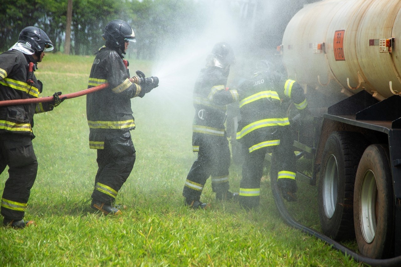 Simulado de acidente com produto perigoso em Matão interdita trecho da Rodovia Washington Luís 