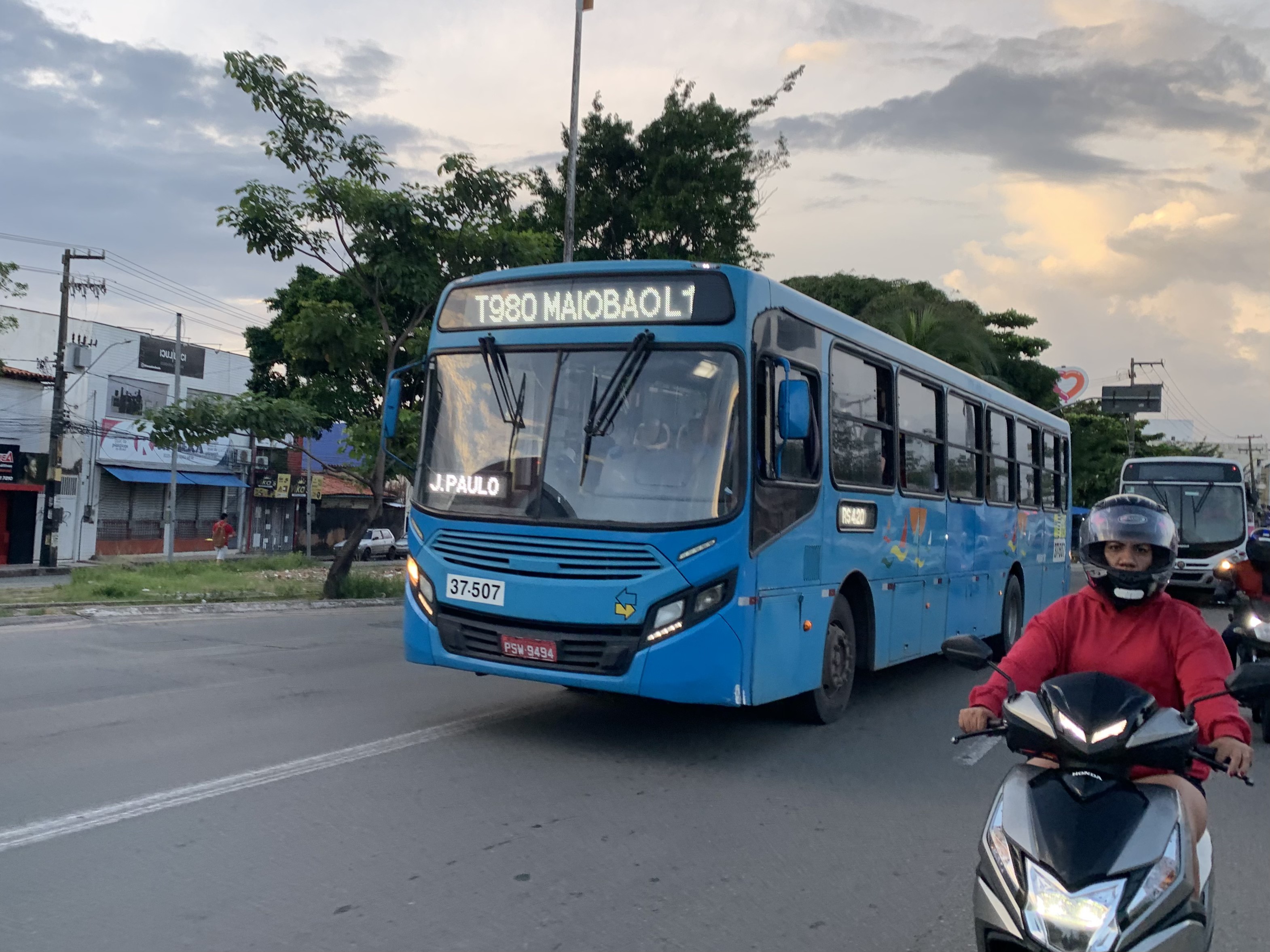 Greve parcial de ônibus em São Luís entra no 2º dia sem previsão de retomada das atividades