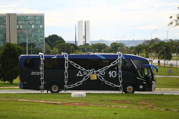 G1 - Após protestos, DFTrans suspende cooperativa de ônibus em Brazlândia -  notícias em Distrito Federal