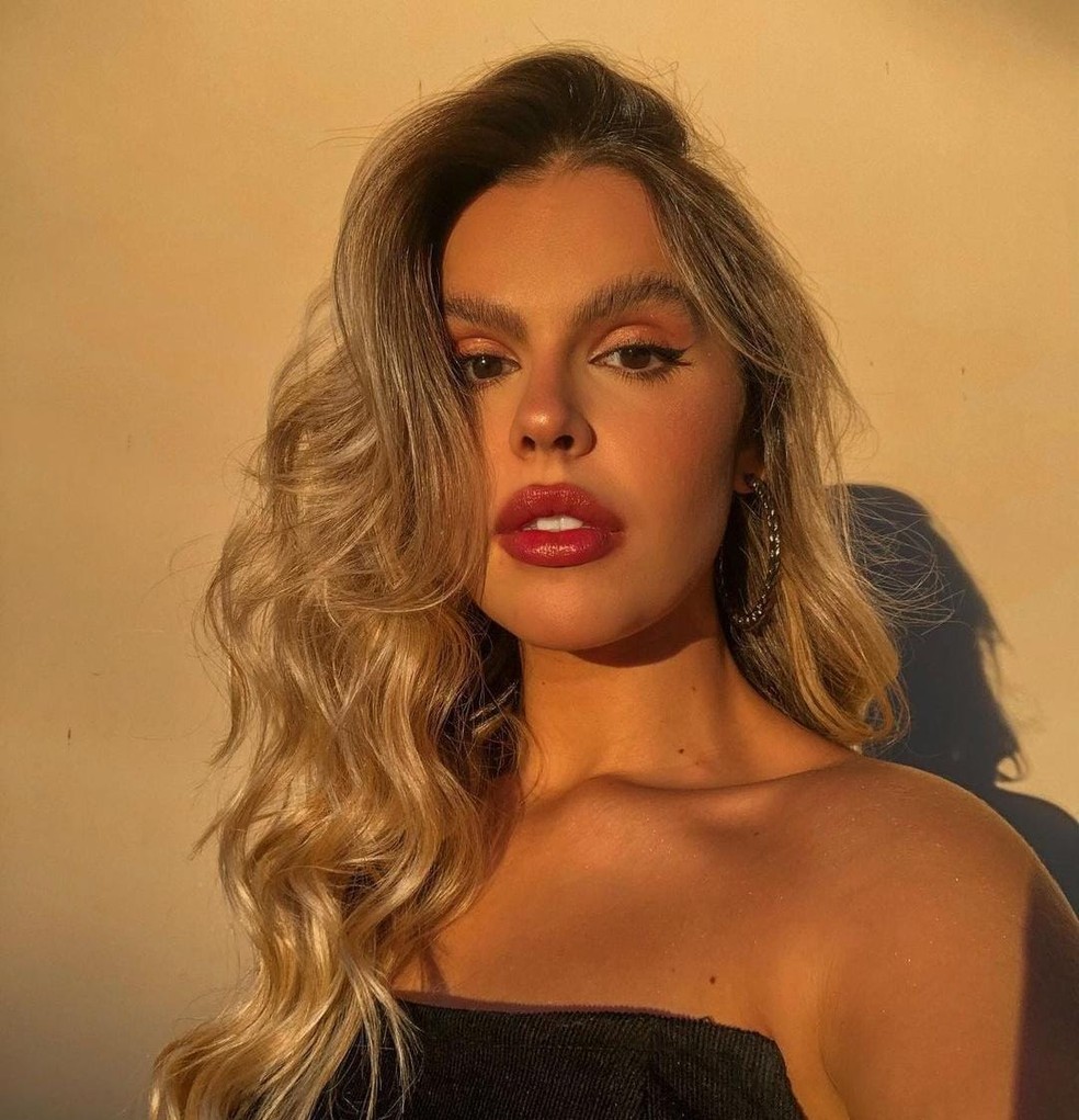 Motoentregador é acusado de importunar sexualmente modelo durante sessão de fotos em Poços de Caldas (MG) — Foto: Reprodução/EPTV