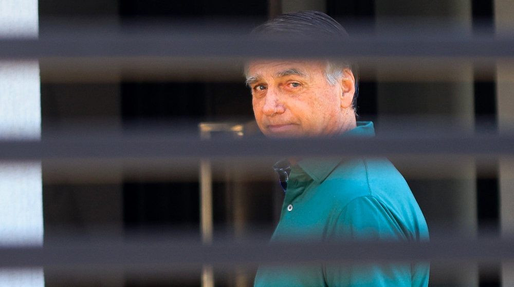Defesa de Bolsonaro admite ao STF que ex-presidente pediu conserto de pistola apreendida por PMs