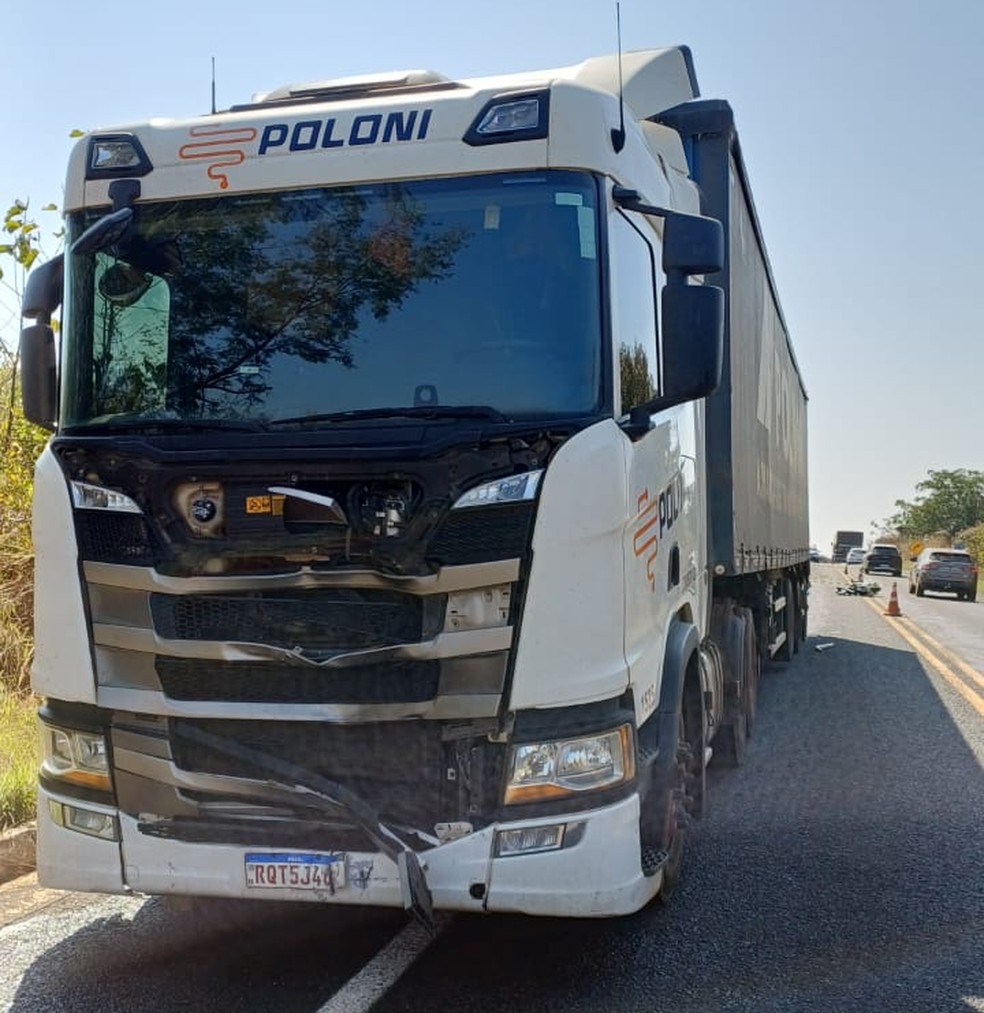 Motociclista morre em colisão frontal com caminhão na BR-316 em Barro Duro, no Piauí — Foto: Polícia Rodoviária Federal