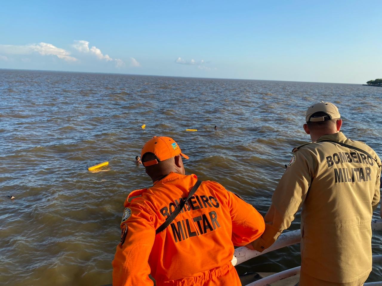 Jovem salva mulher de afogamento e morre na orla de Macapá