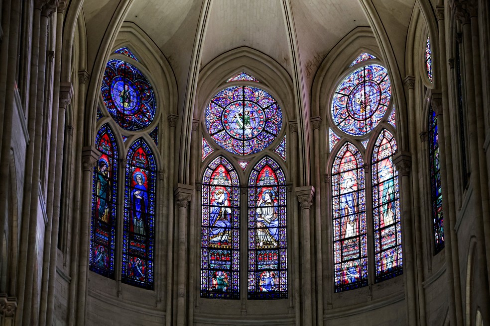 Interior da Catedral de Notre Dame de Paris, na França, em 29 de novembro de 2024 — Foto: STEPHANE DE SAKUTIN/Pool via REUTERS