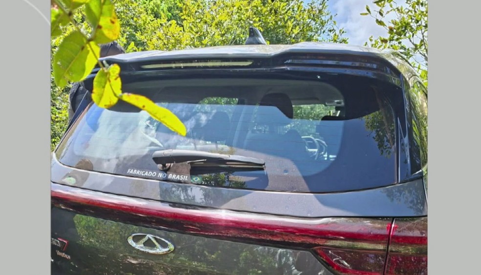 Carro das vítimas foi encontrado em Pititinga, no RN — Foto: Divulgação