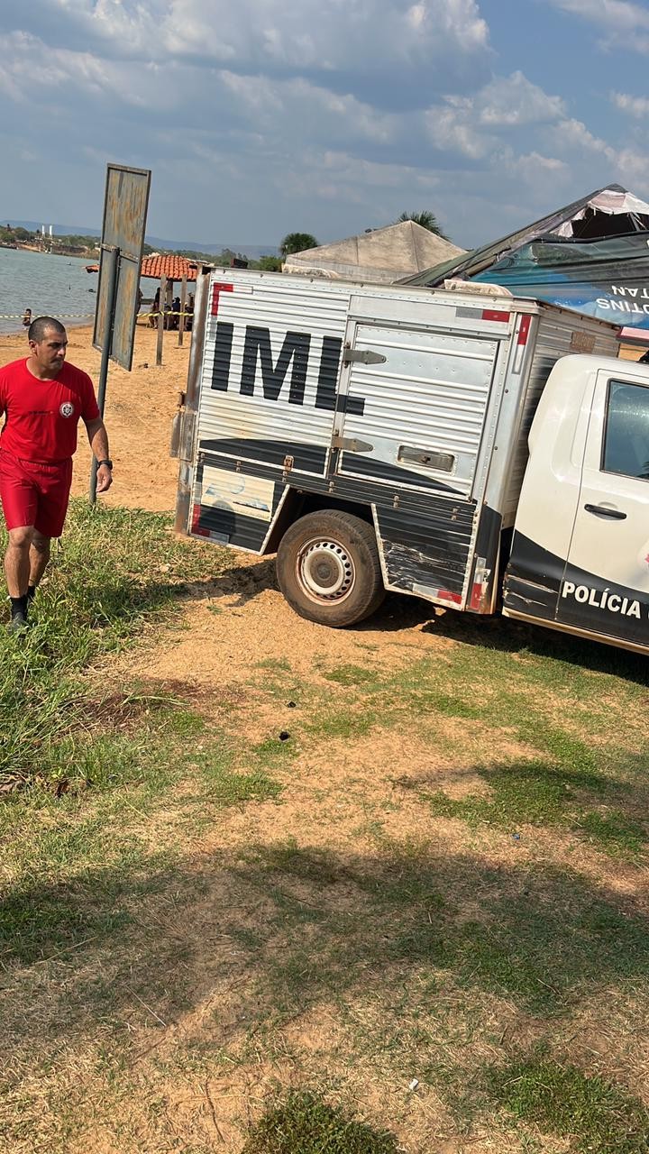 Jovem morre afogado após entrar no lago de Palmas para tentar recuperar bola arrastada pelo vento