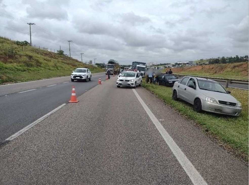 Motociclista e garupa morrem atropelados por caminhão após se envolverem em acidente em Salto — Foto: Artesp/Divulgação