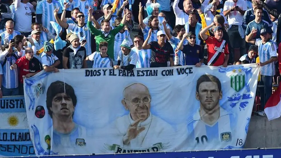 Maradona, o papa e Messi, três dos argentinos mais famosos da história — Foto: Getty Images/BBC