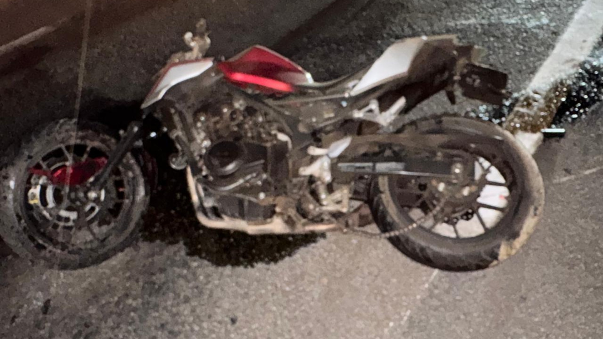 Motociclista fica gravemente ferido após queda na BR-262 em MG