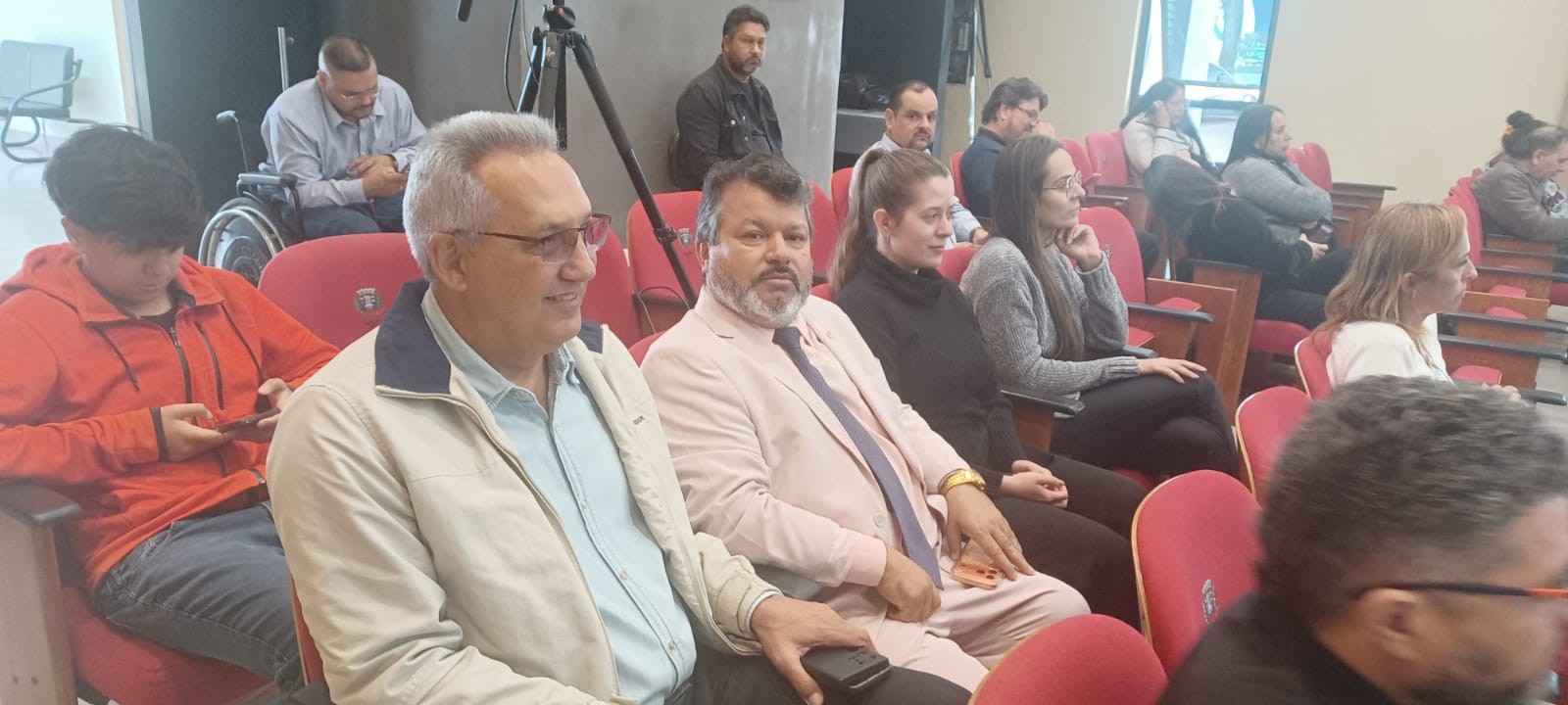 Câmara de Ponta Porã reconhece ação social de Carlos Bernardo e aprova homenagem