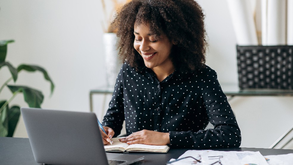 Ao todo, serão 35 vagas para nível médio e superior, com inscrições até 9 de fevereiro. — Foto: getty images