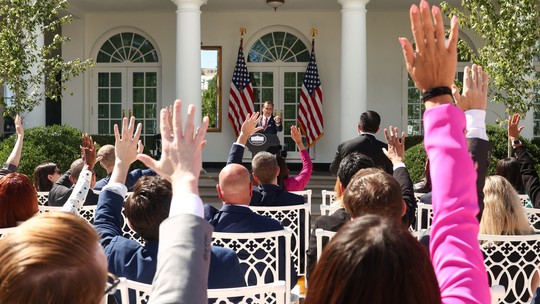 Trump anuncia que CNN e outros dois veículos estão banidos da Casa Branca