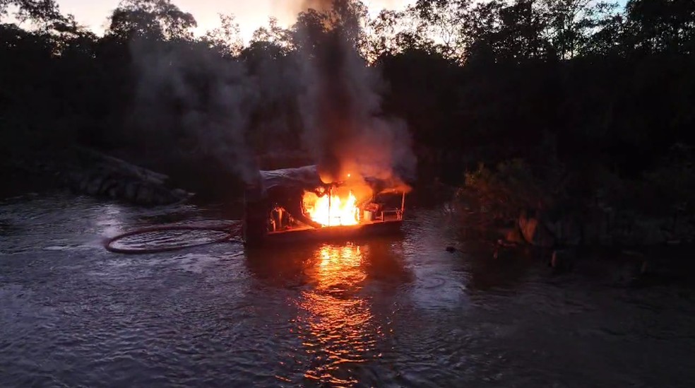 Polícia Militar Ambiental desmonta garimpo ilegal em rios de Natividade — Foto: Divulgação/ BPMA