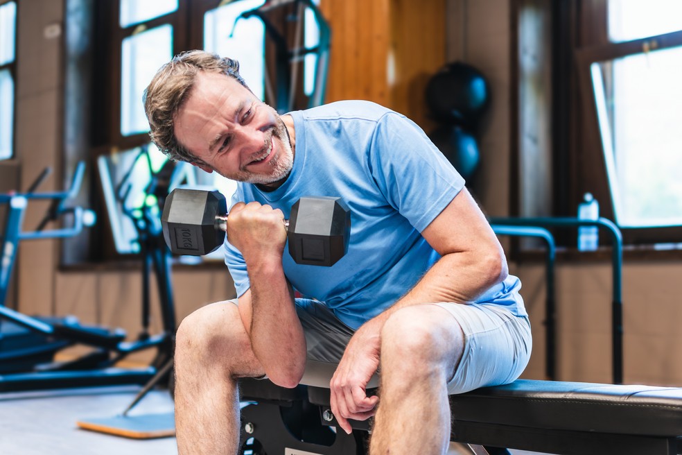 Você tem força, resistência, mobilidade e flexibilidade adequadas para a sua faixa etária? Faça os testes e confira — Foto: Adobe Stock