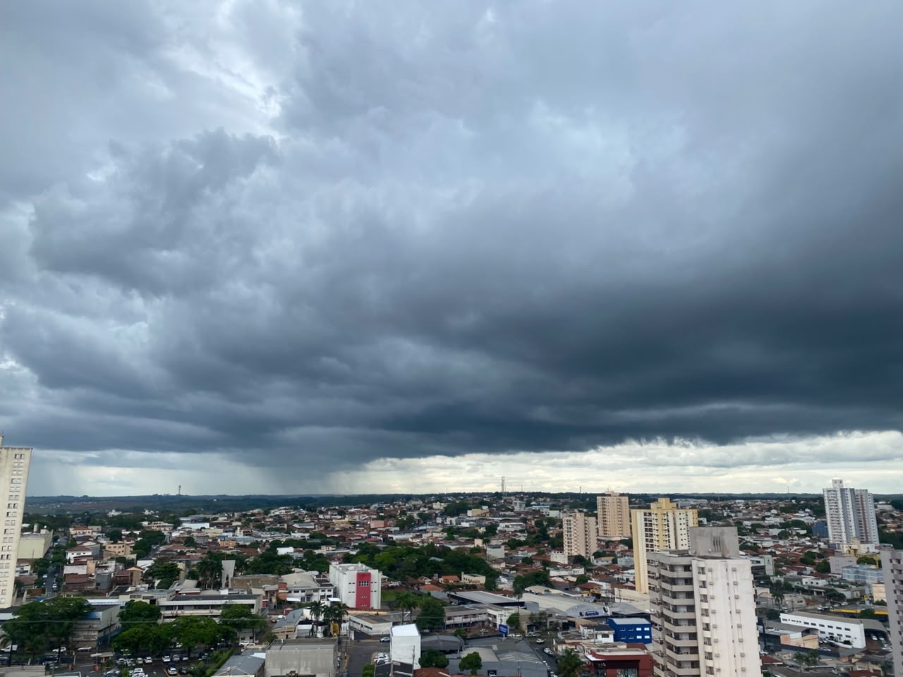Frente fria leva temporais ao Sudeste no fim de semana; Sul terá frio e geada