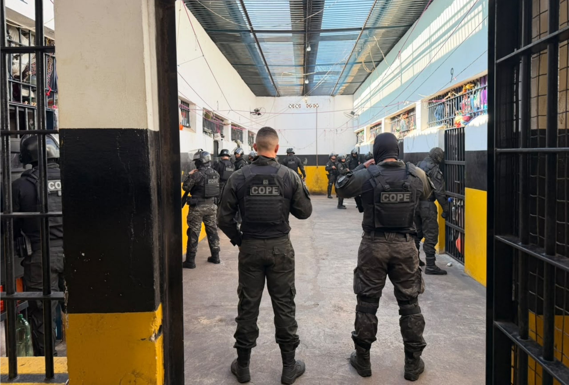 Operação faz revista em presídio de Jardim em combate à comunicação ilegal