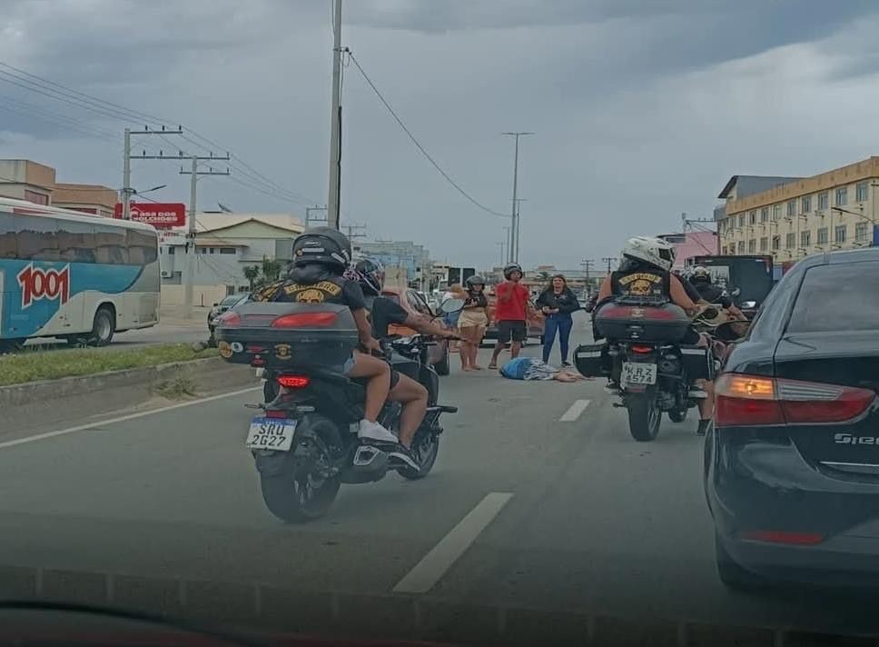 Idoso é atropelado a 200 metros de passarela na RJ-140, em São Pedro da Aldeia