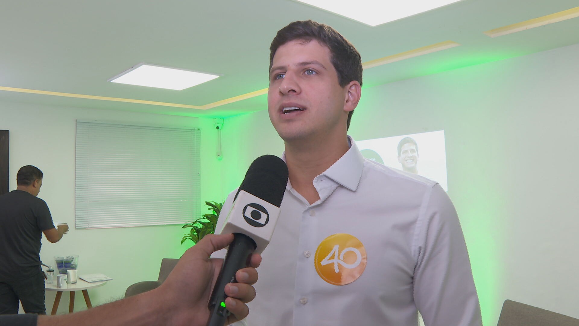 João Campos promete criar sistema para agendar retirada de remédios em farmácias públicas