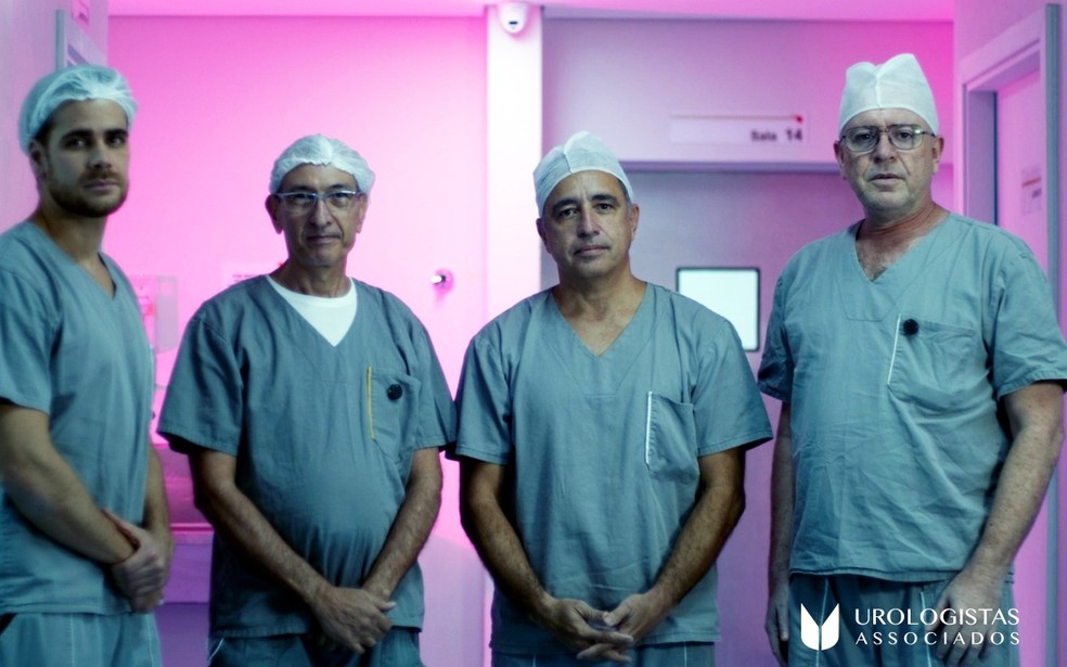 Da esquerda para a direita: Dr. Jos&eacute; Neto, Dr. Humberto Campos (CRM 23803), Dr. Ubiraja Barroso (CRM 11163) e Dr. Marcelo Zerati (CRM 34010) &mdash; Foto: Urologistas Associados