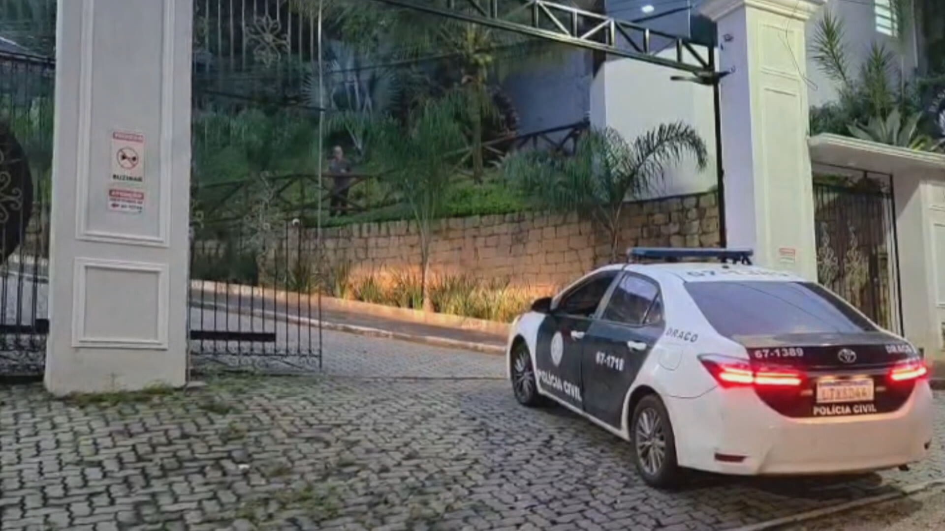 Operação mira esquema de desvio de armas para facções criminosas; quatro pessoas foram presas