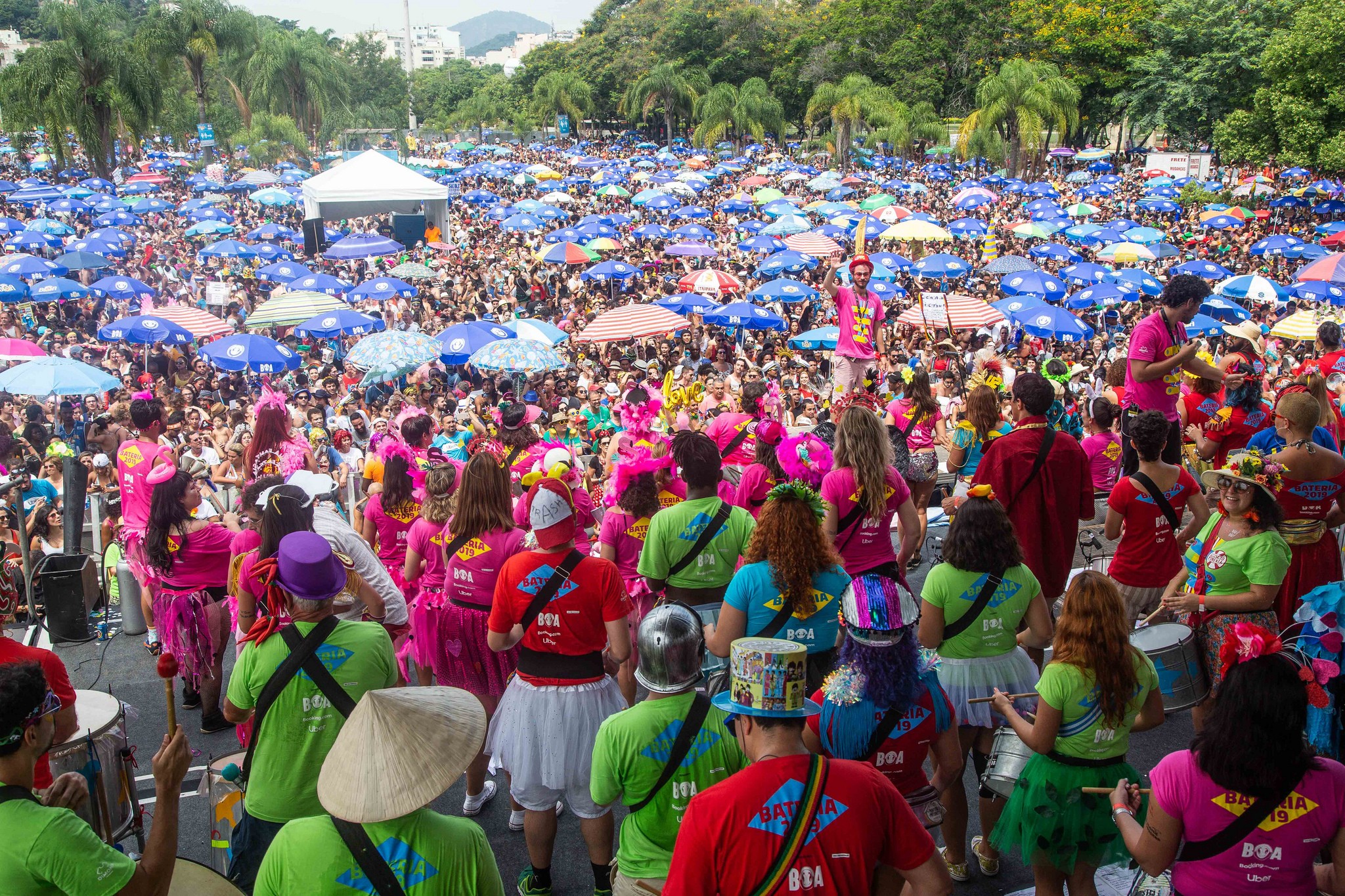 Riotur abre credenciamento de ambulantes para o Carnaval de Rua 2026