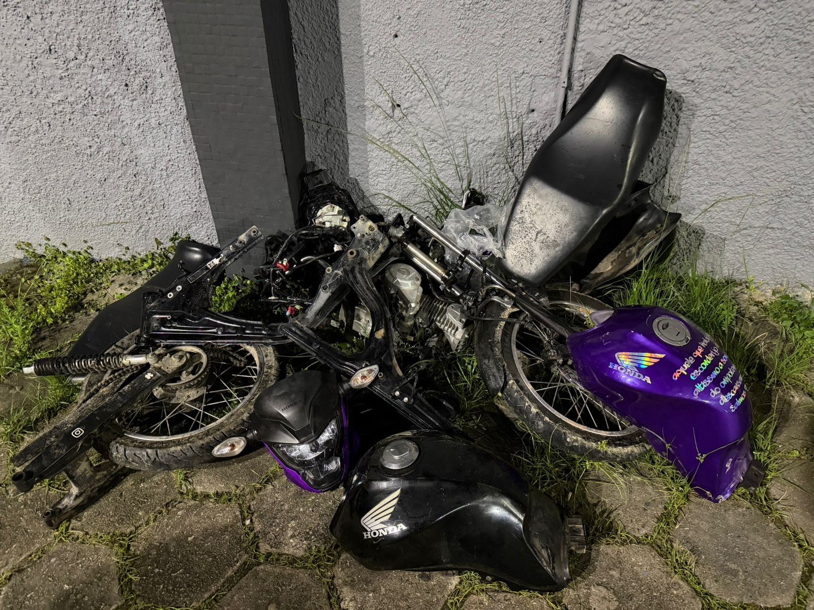 Homem morre em troca de tiros com PM em oficina de desmanche de motos no Grande Recife