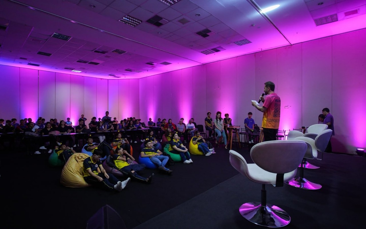 Rede Amazônica participa da Feira Norte do Estudante com palestra sobre credibilidade no jornalismo