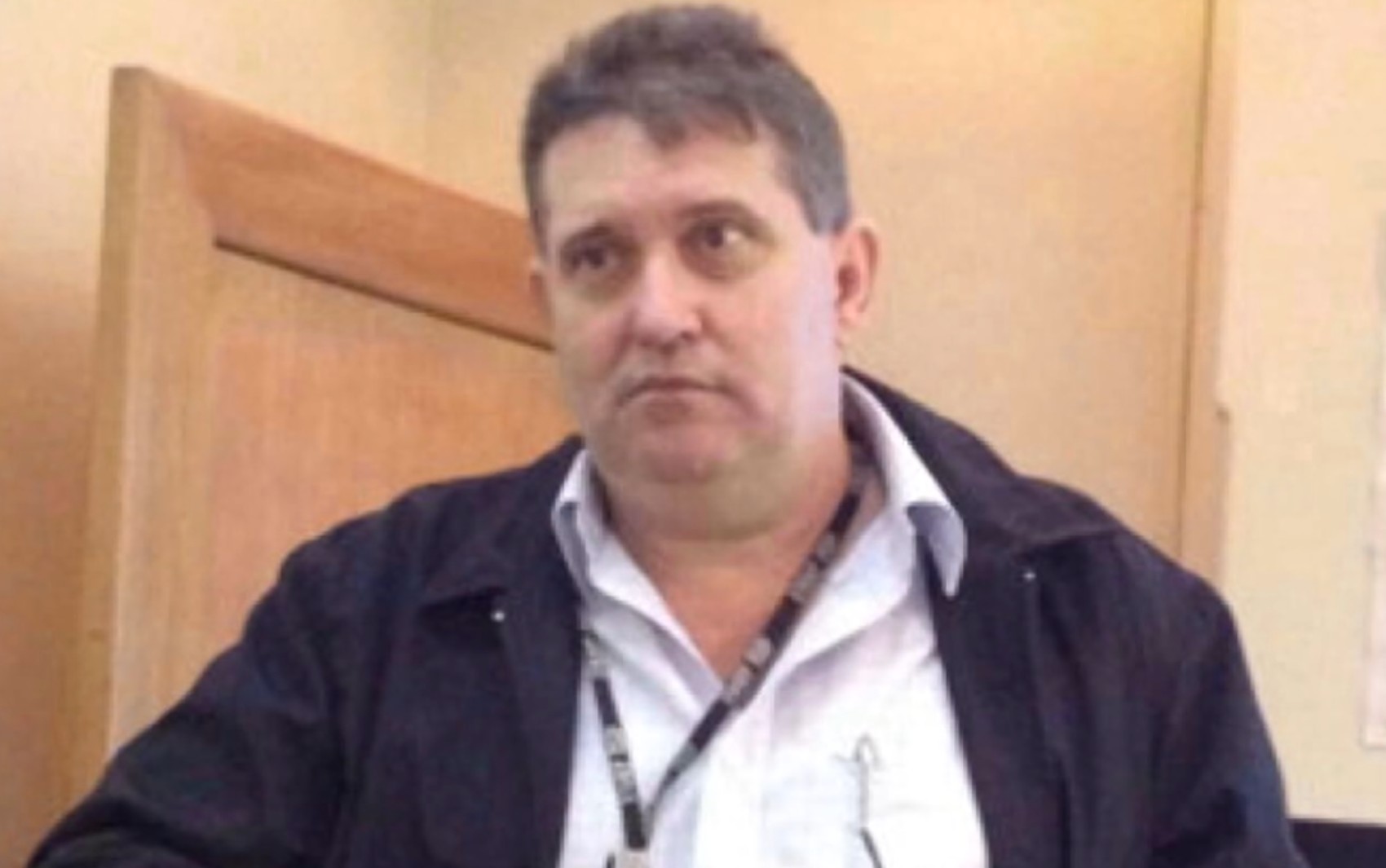 Professor da USP em Ribeirão Preto é condenado a 3 anos por transfobia contra alunas travestis