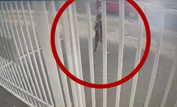 VÍDEO: homem em bicicleta atira e mata coordenador das categorias de base do CRB