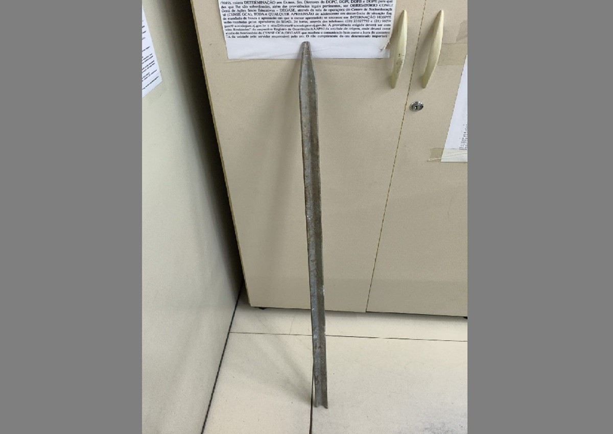 Mulher ataca o próprio cunhado com barra de ferro e acaba presa em Silva Jardim