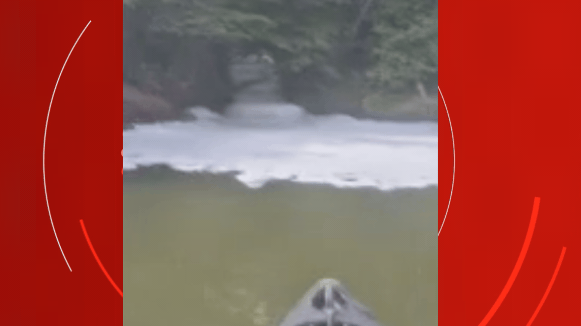 VÍDEO: 'cachoeira de espuma' é despejada no Rio Cuiabá