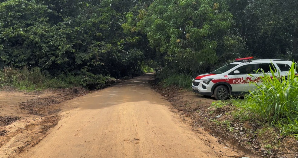 Corpo com pés e mãos amarrados é encontrado entre Santa Rita e João Pessoa — Foto: Divulgação/Flávio Fernandes