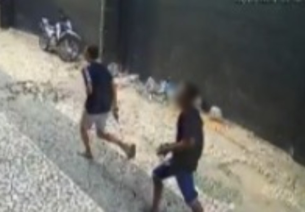 Homens são suspeitos de balear três pessoas no centro de Feira de Santana — Foto: Reprodução/TV Subaé