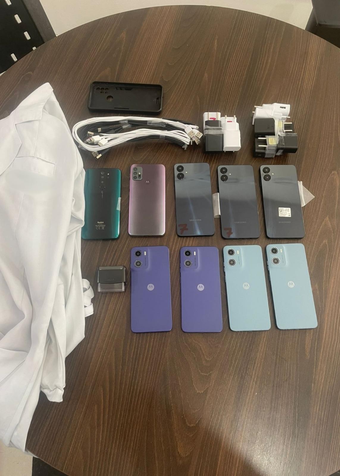 Funcionária da Prefeitura de Campos é detida ao tentar entrar com celulares em presídio