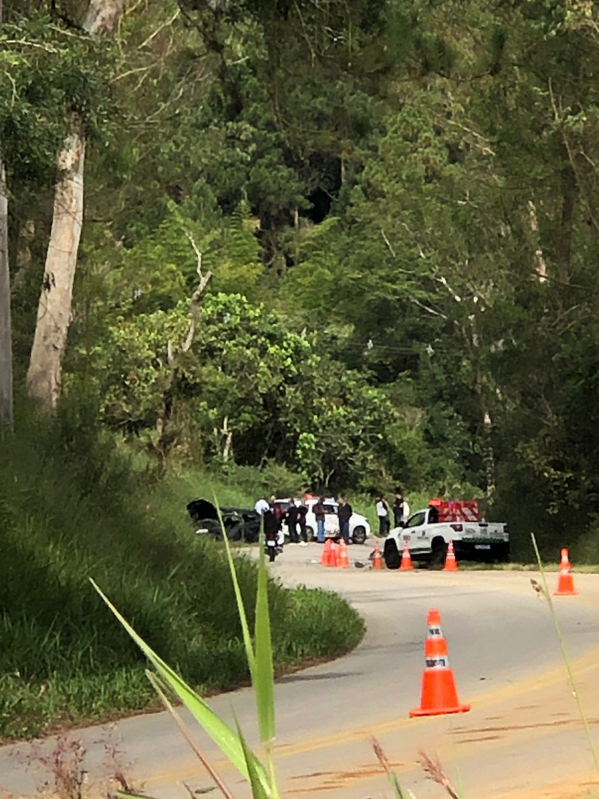 Acidente entre carro e moto deixa dois mortos em Mogi das Cruzes 