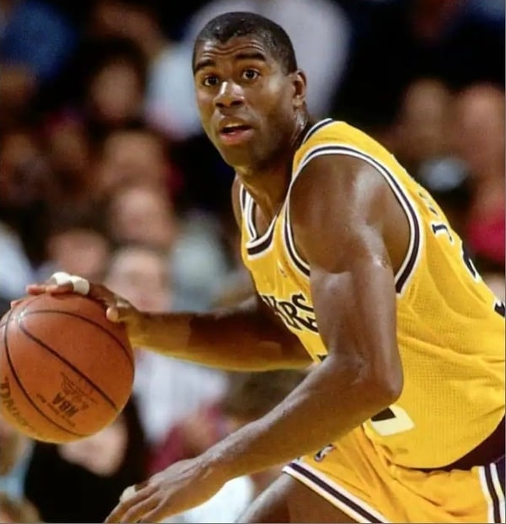 Magic Johnson foi diagnosticado com HIV no auge da carreira como jogador do Lakers — Foto: Divulgação/Lakers