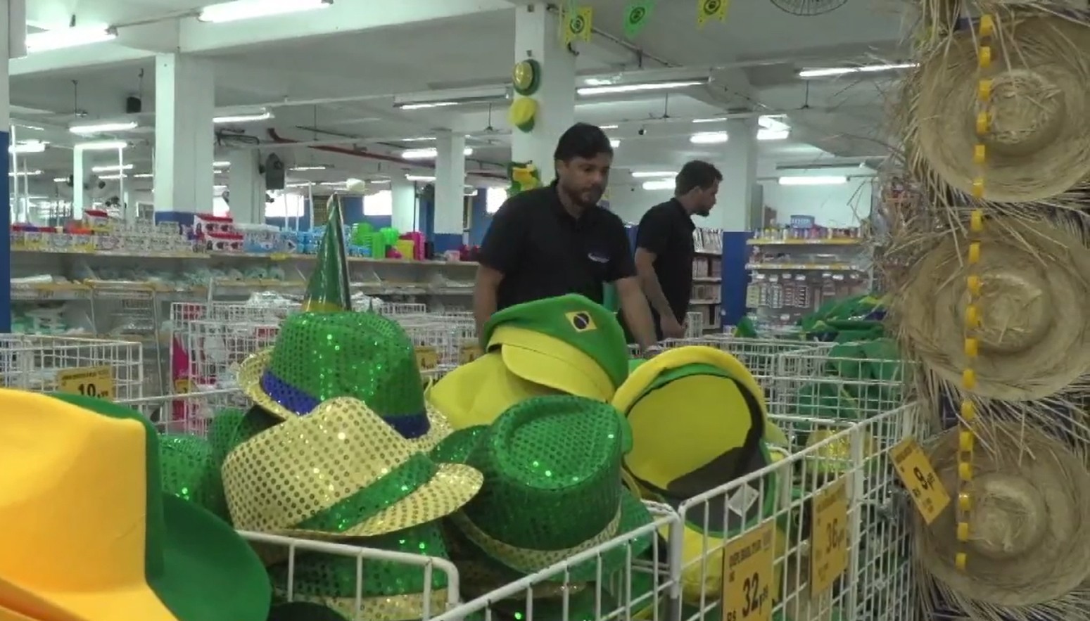 Comércio, shoppings e supermercados mudam funcionamento durante jogos do Brasil; veja horários em Natal