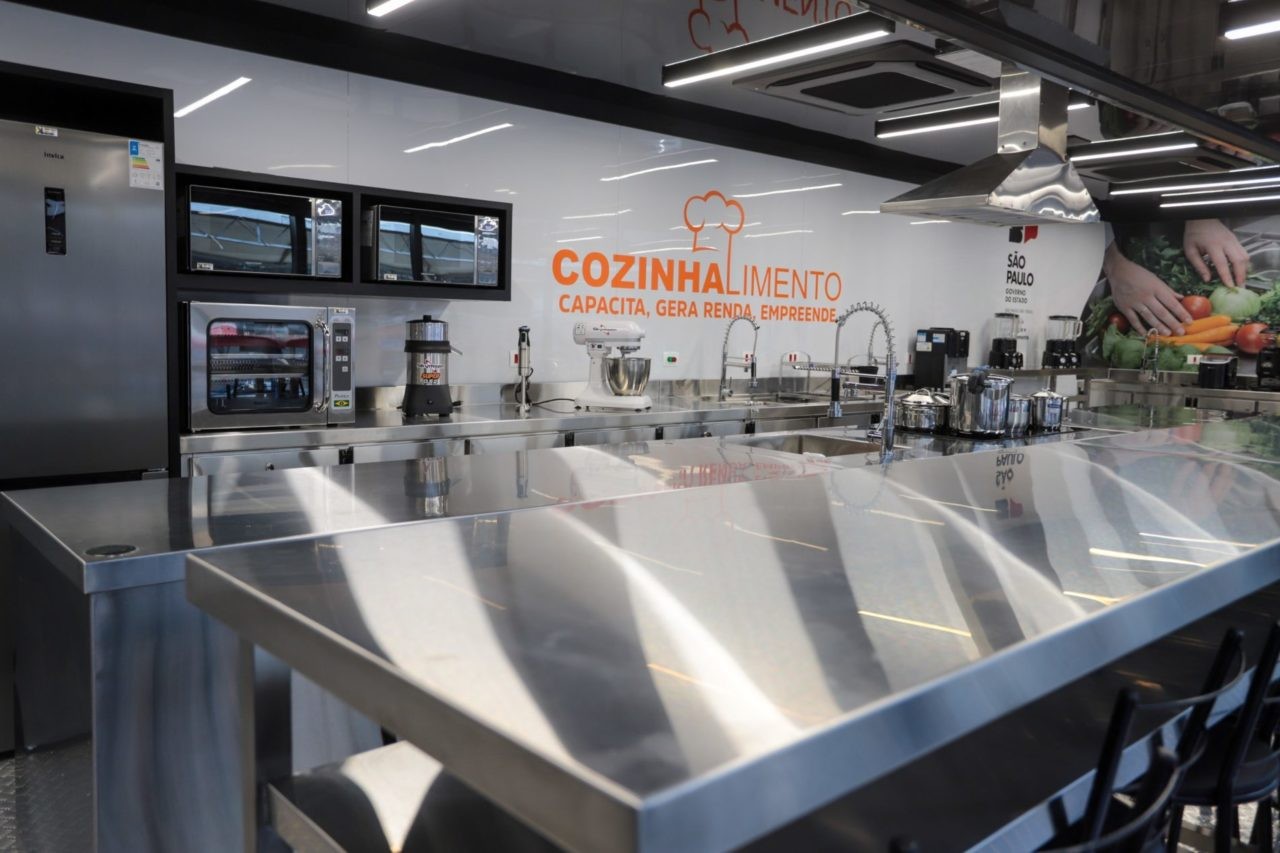 Jundiaí recebe carreta adaptada que oferece oficinas gratuitas de gastronomia; veja como participar