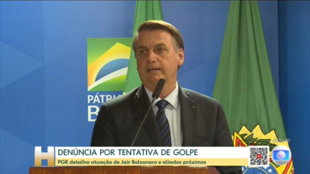Defesa de Bolsonaro pede que STF declare Dino e Zanin impedidos de julgar denúncia do golpe