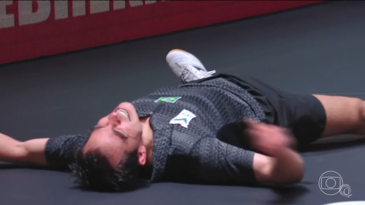 Hugo Calderano vence chinês e disputa título inédito do Mundial de Tênis de Mesa neste domingo
