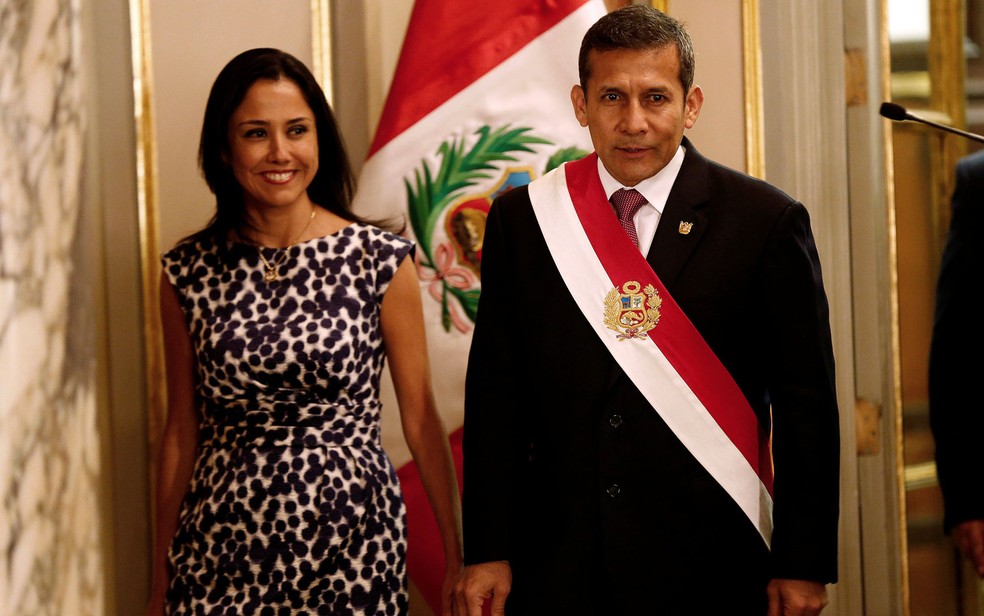 Nadine Heredia e Ollanta Humala — Foto: Reuters/Mariana Bazo