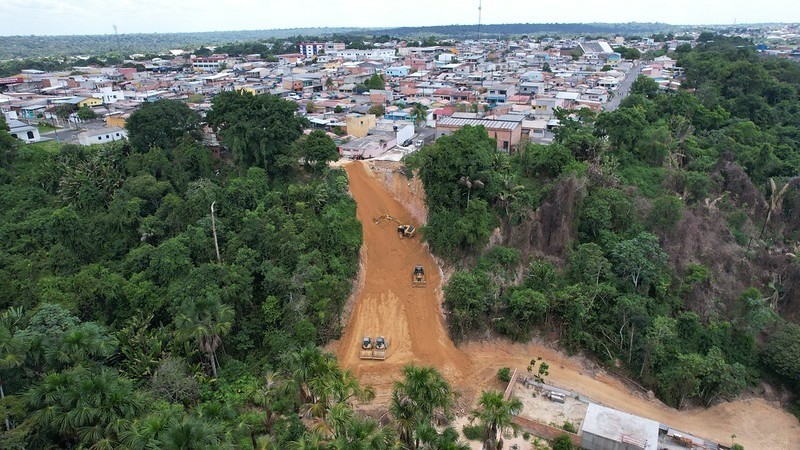 Obra emergencial é iniciada para conter erosão no Nova Cidade, em Manaus