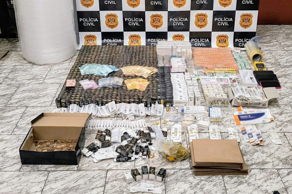 Casal é preso suspeito de comercializar medicamentos irregulares em Adamantina (SP) — Foto: Reprodução/Polícia Civil