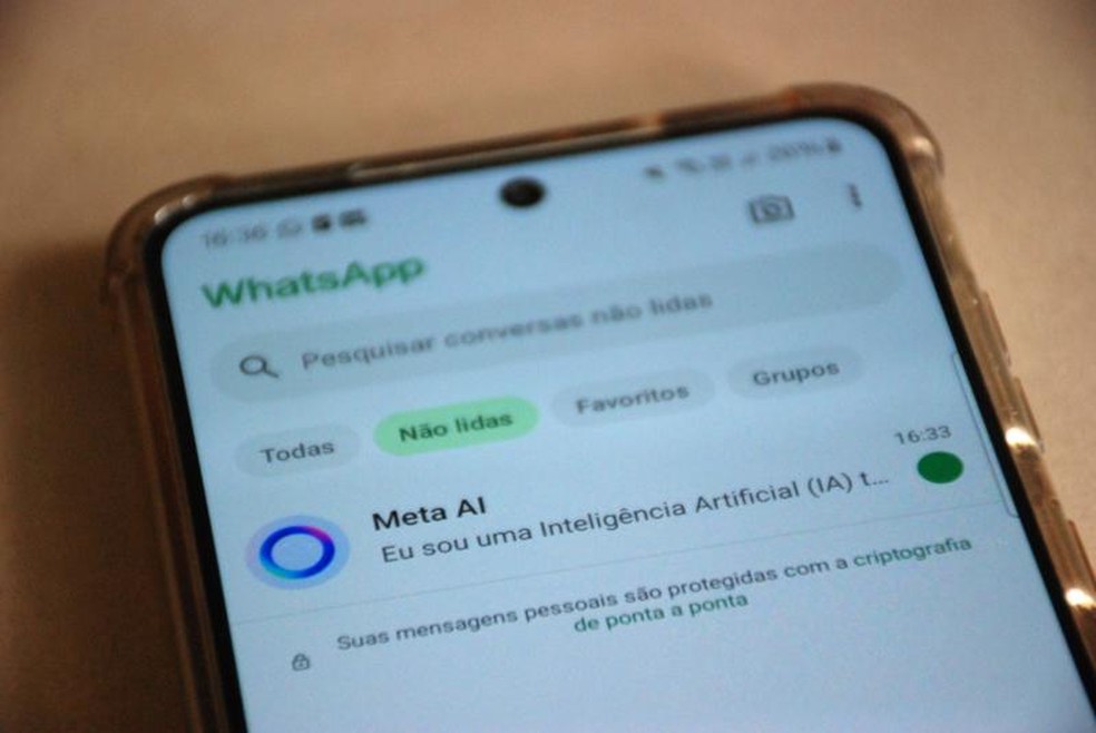 Meta AI, recurso de inteligência artificial integrado a WhatsApp, Instagram e Facebook — Foto: BBC