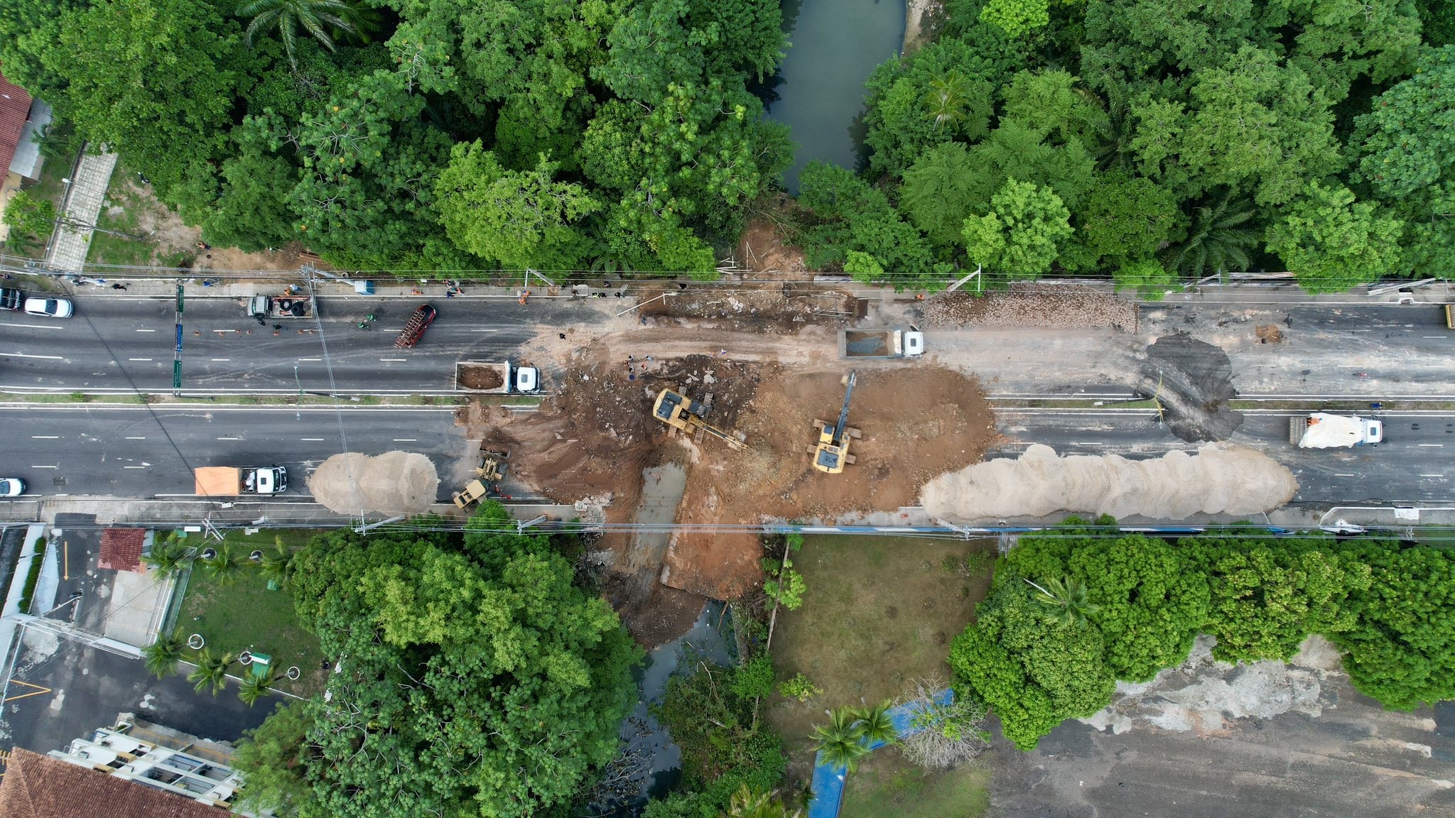 Interdição da Avenida Mário Ypiranga chega ao 2º dia em Manaus