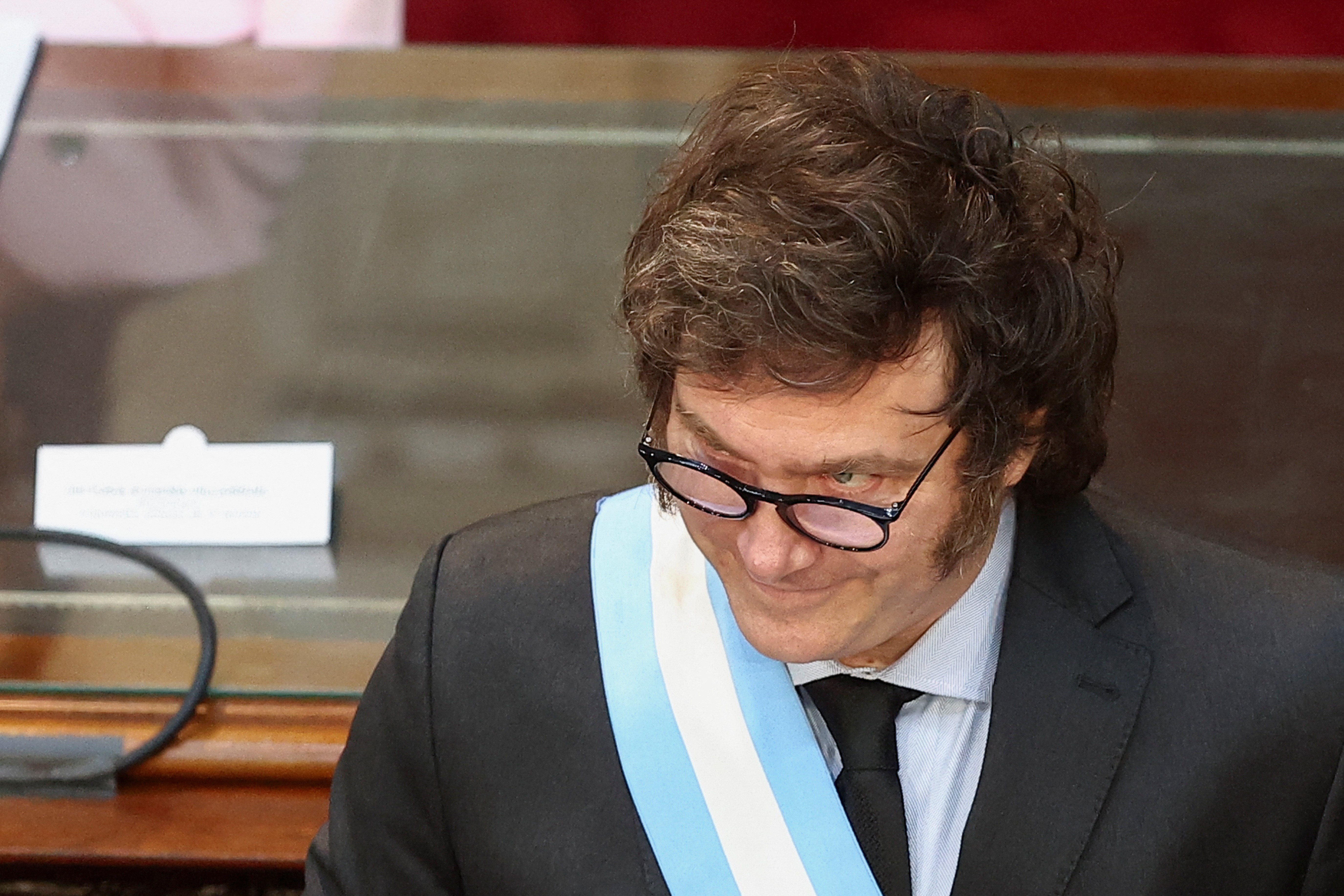 Por ajuste fiscal, governo Milei segura verba de províncias e entra em conflito com governadores na Argentina