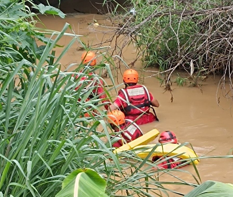 Bombeiros fazem buscas por dois homens desaparecidos no Rio Parnaíba