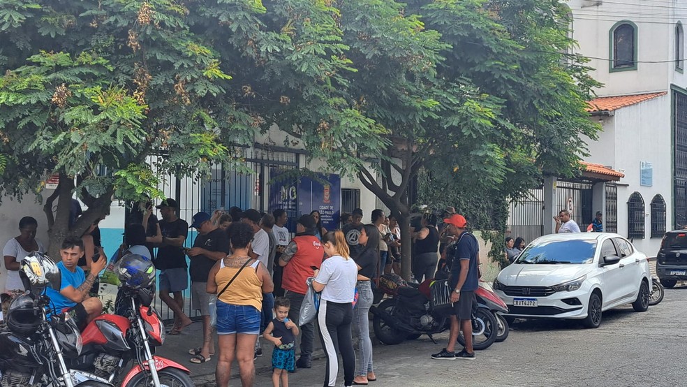 Movimento em ponto de cadastramento da íris em Cidade Líder, no extremo da Zona Leste de São Paulo, na penúltima semana de dezembro de 2024 — Foto: Victor Hugo Silva/g1