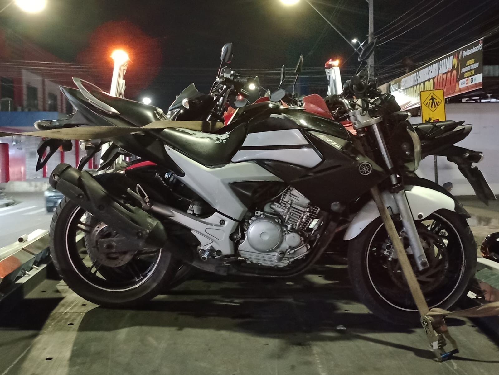 Motociclistas retiram placas para fugir de multas e têm veículos apreendidos em Manaus